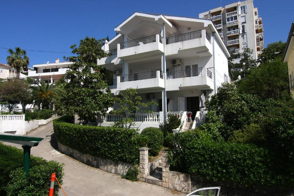 Nikic Apartments Херцег-Нови Экстерьер фото