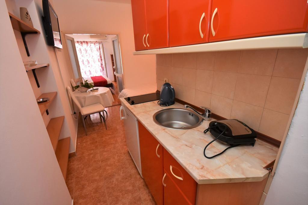 Nikic Apartments Херцег-Нови Экстерьер фото
