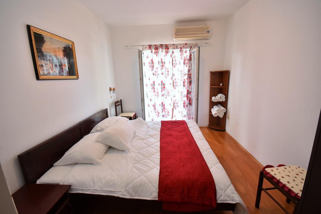 Nikic Apartments Херцег-Нови Экстерьер фото